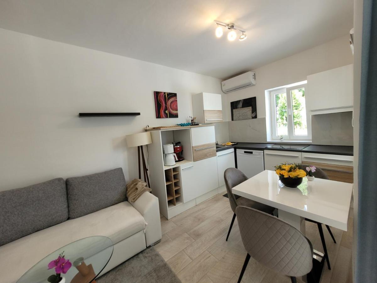 Ferienwohnung Mit Pool Kroatien Mit Meerblick Und Pool Lovran Exterior foto